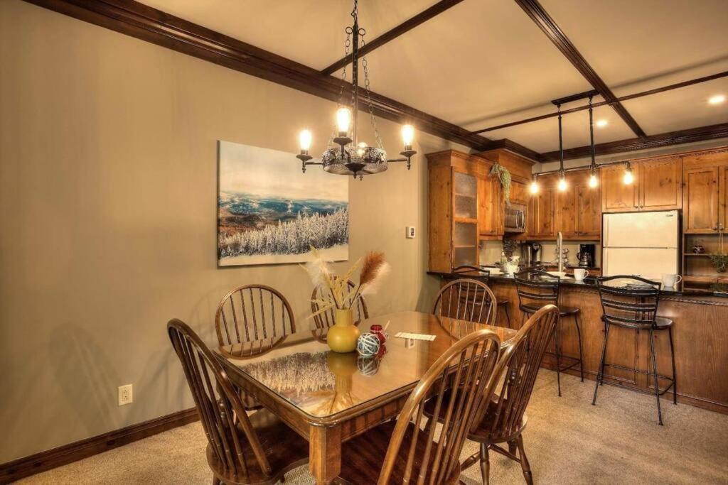 Les Manoirs Wpool & Hot Tub Near Village 110-7 Mont-Tremblant Esterno foto